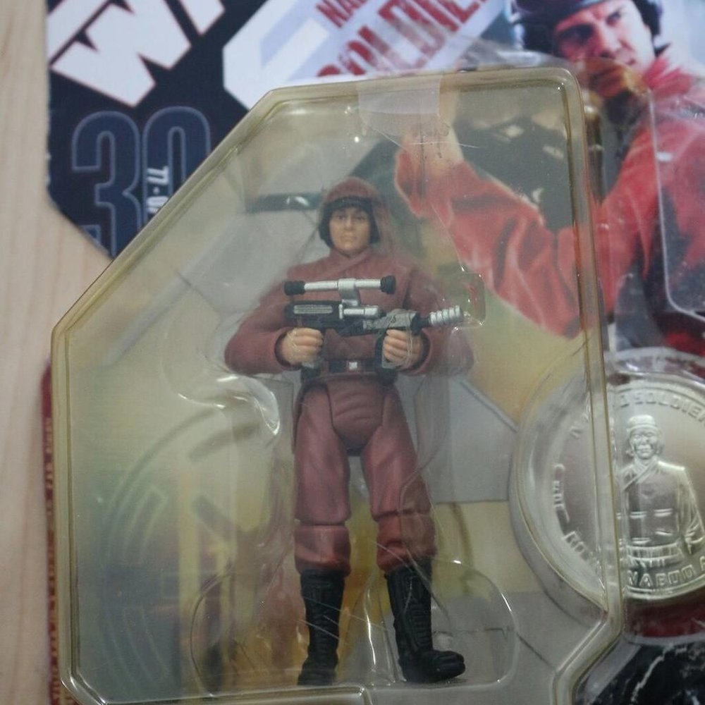 NEW STAR WARS 30TH ANNIVERSARY NABOO SOLDIER ACTION FIGURE #52 W SILVER COIN